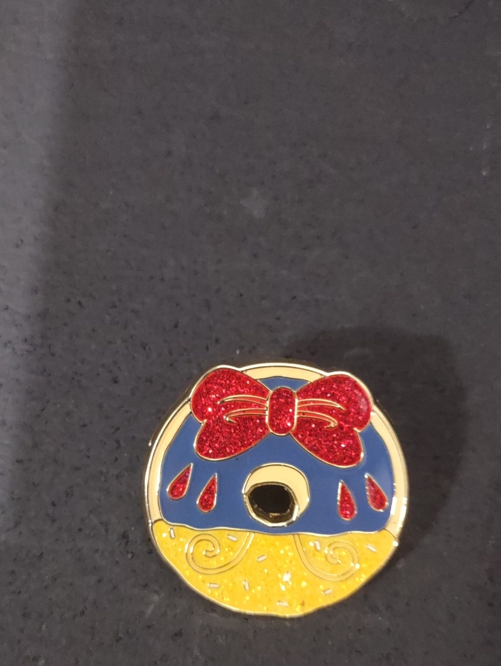 Slightly Used Never Put In Corkboard Disney Loungefly SNOW WHITE DONUT PIN